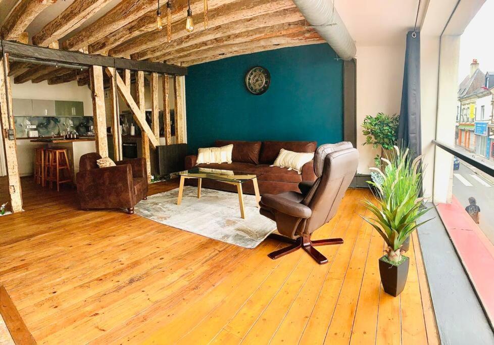 Grand Appartement Charme Ancien Et Confort Le Mans Bagian luar foto