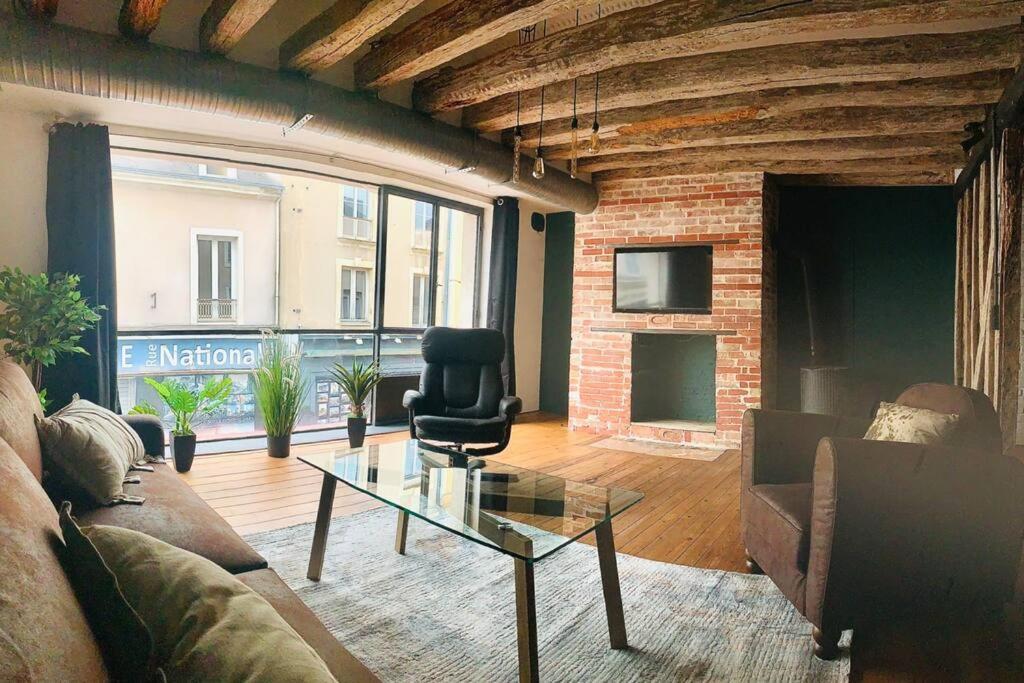 Grand Appartement Charme Ancien Et Confort Le Mans Bagian luar foto